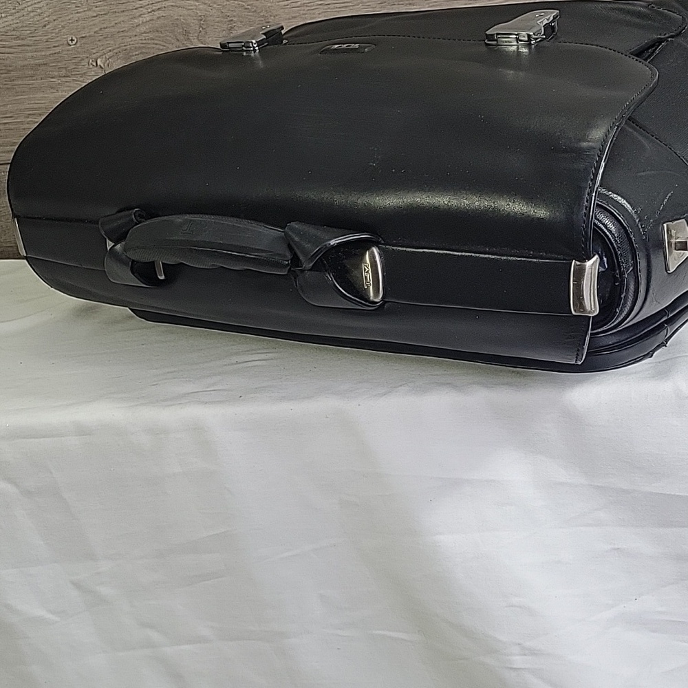 Tumi 2952D Formula Leather Briefcase Bag Business work Bag - Picture 4 of 16